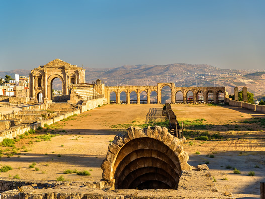 Tour of Roman ruins at Jerash on Jordan holiday